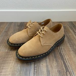 NWT suede camel colored Dr Martens loafers